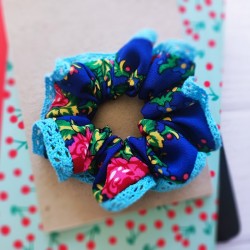 Folk scrunchie z koronką